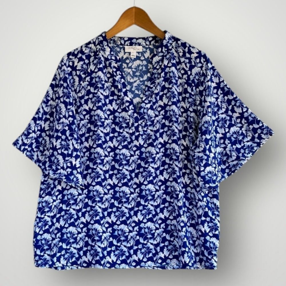 🎉5 for $45 🎉 Morgan Taylor Top Blouse Shirt Size L Blue